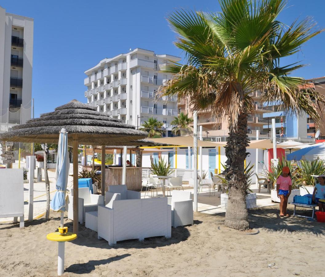 Hotel Adria Beach Rimini Extérieur photo